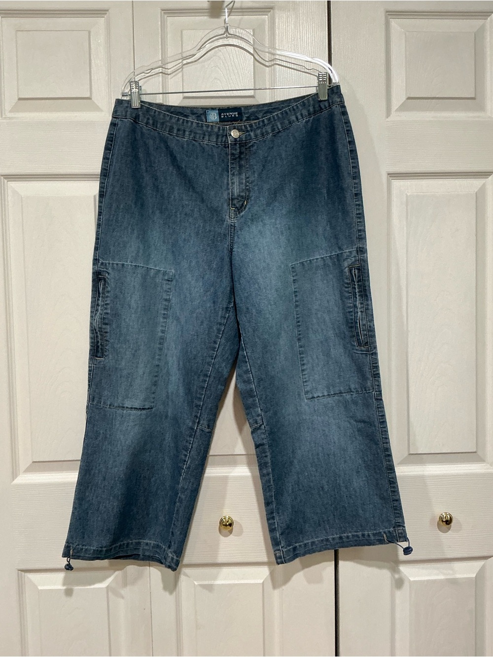 💙 Avenue Blues Cropped Blue Denim Jeans - 14 / 32